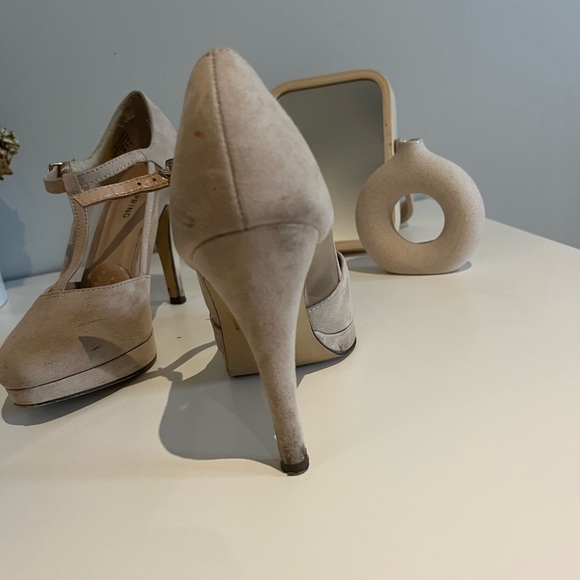 Size 7.5 suede heels - Picture 3 of 9